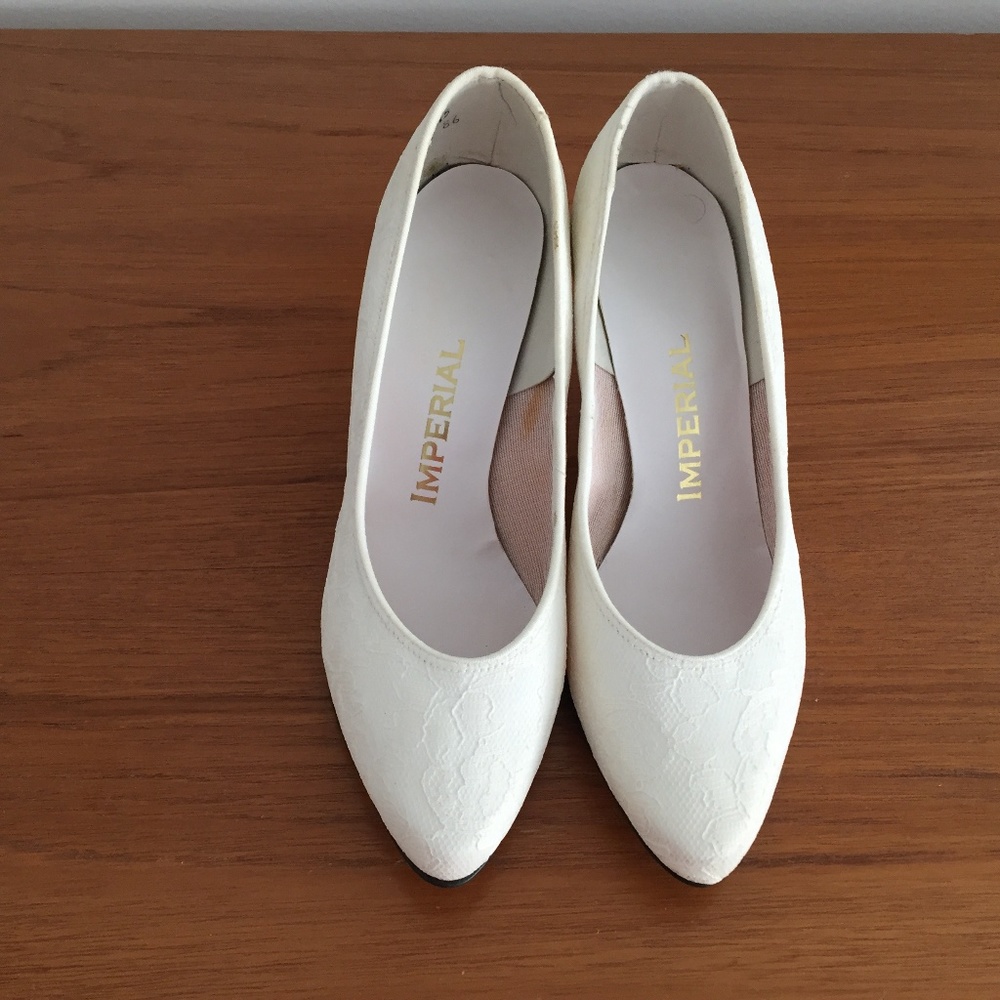 Lace dress shoes - Wear as white or Dyeable to match your dress